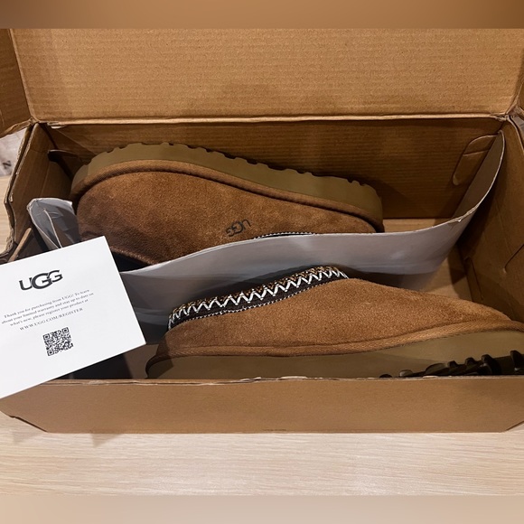 Tasman UGG Slippers - Picture 7 of 8